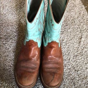 Ariat round toe women’s work boots.